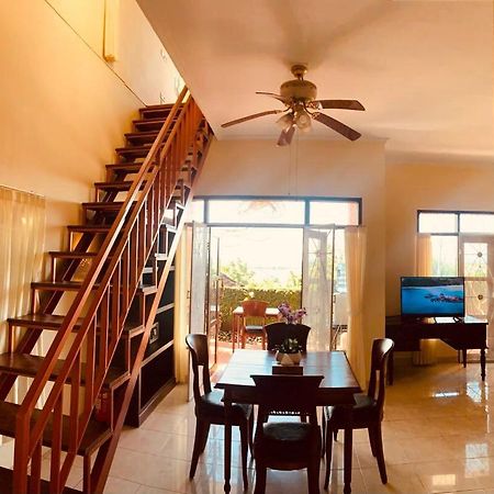 Giri'S Villa Jimbaran Ungasan Exterior foto