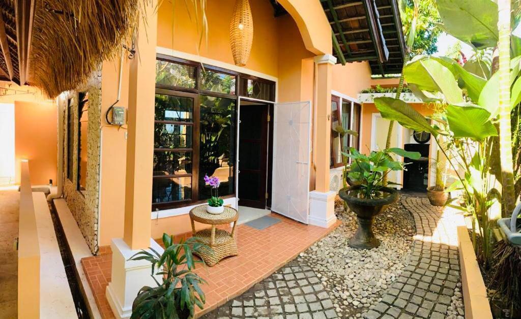 Giri'S Villa Jimbaran Ungasan Exterior foto